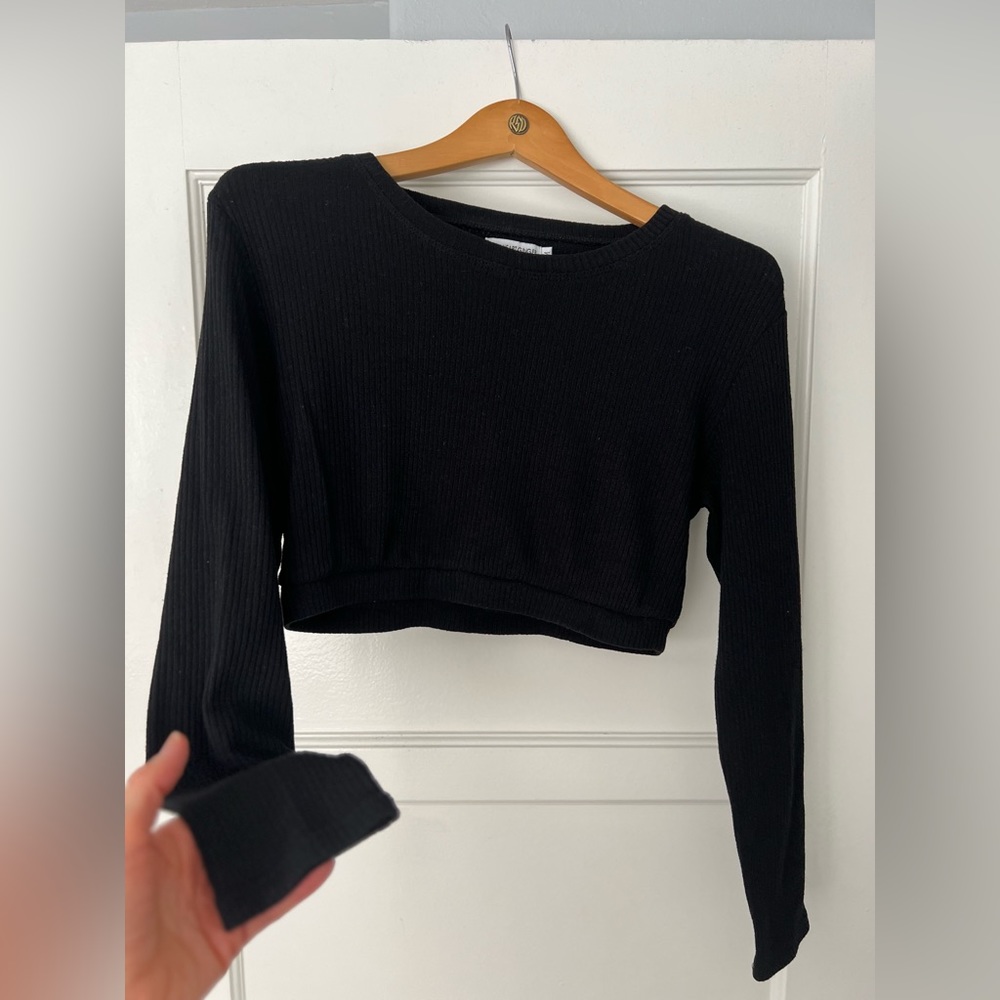 Ribbed long sleeve crop top medium